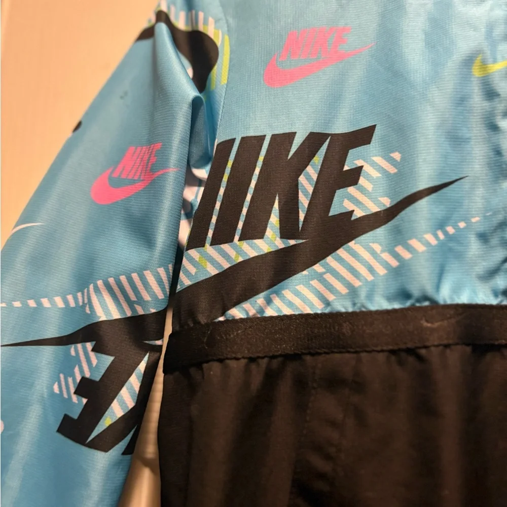Nike kids Multicolor Graphic Windbreaker‎ size 4T